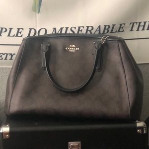 GENTLY USED COACH HANDBAG